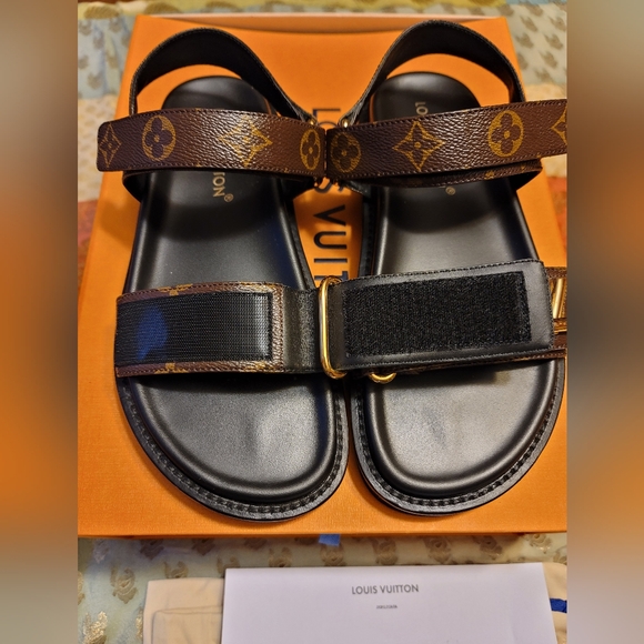 Louis Vuitton LV Sunset Sandal - Picture 6 of 12